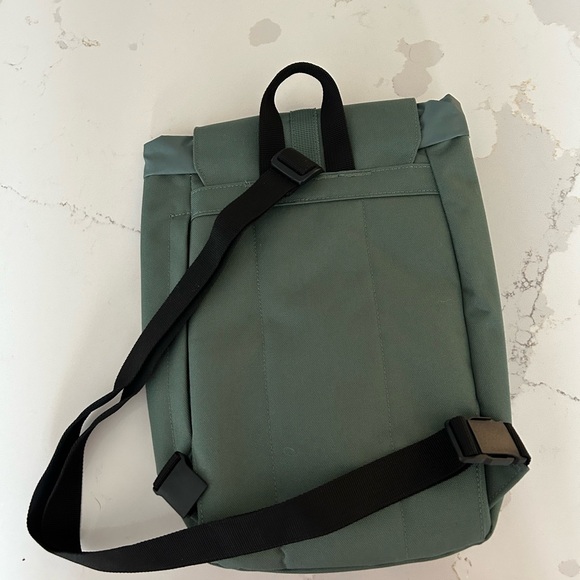 Hershel retreat sling bag - Picture 2 of 3